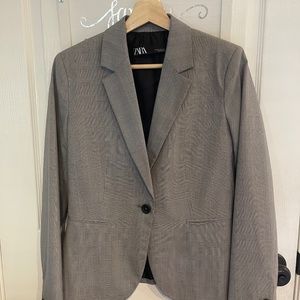 Women’s plaid blazer